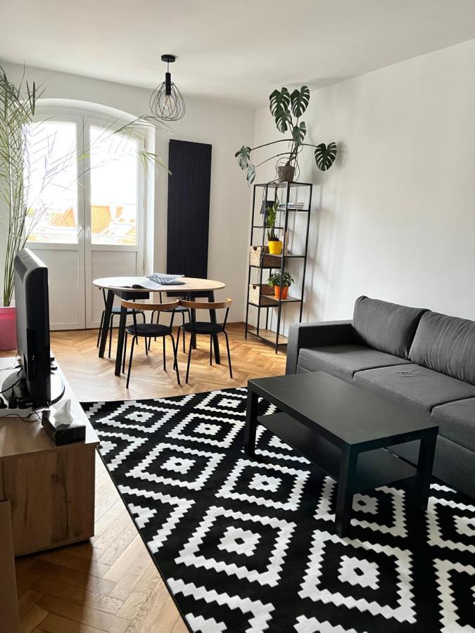 Ohmyhome - Plac Pieciu Rogow - Centrum Varšava Exteriér fotografie