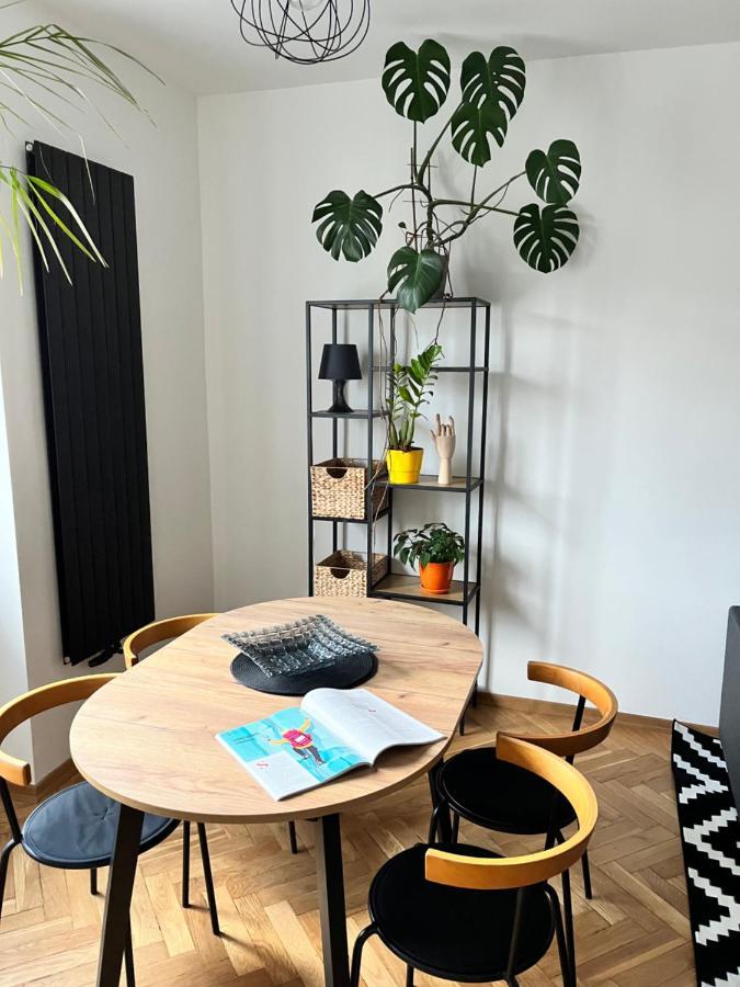 Ohmyhome - Plac Pieciu Rogow - Centrum Varšava Exteriér fotografie