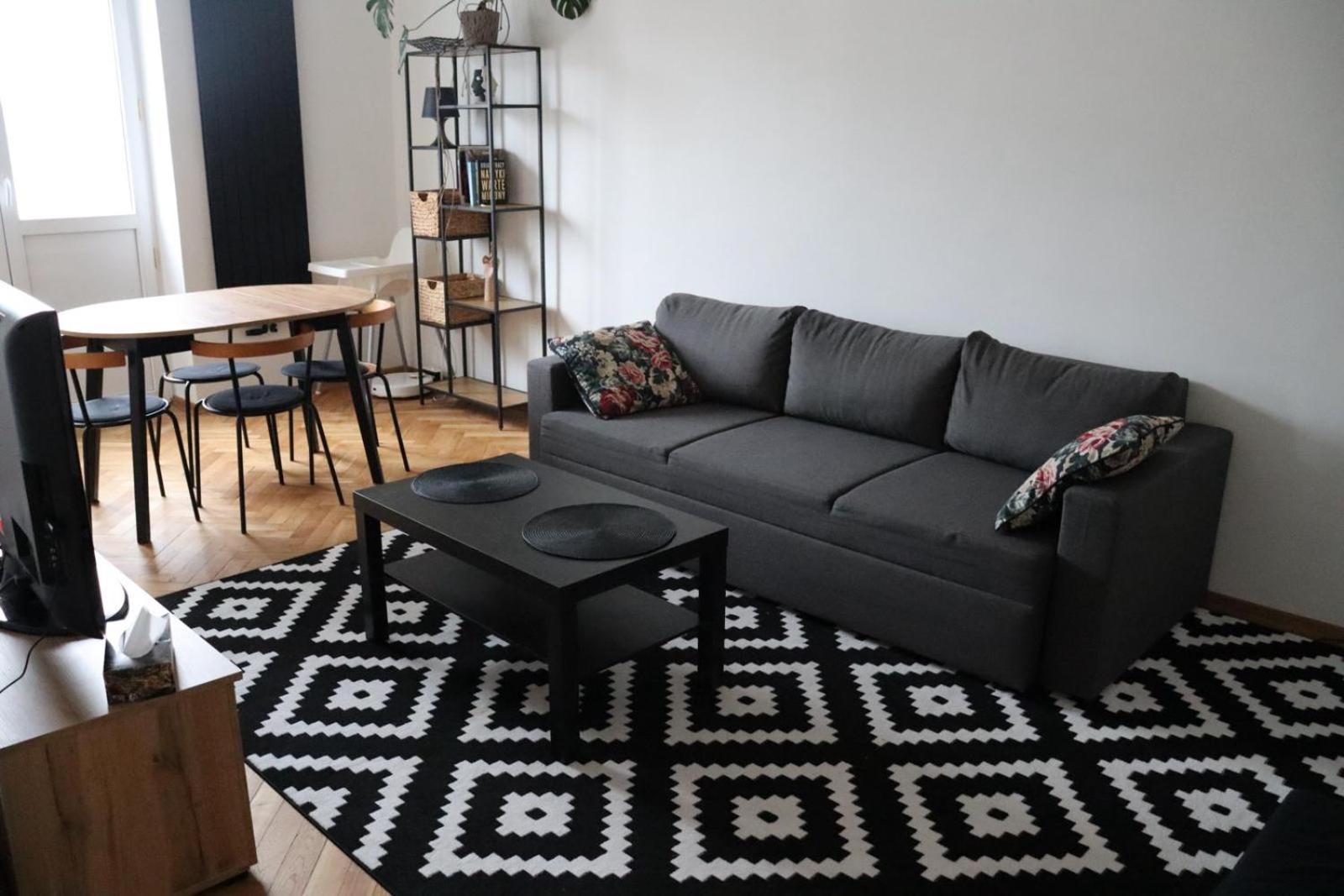 Ohmyhome - Plac Pieciu Rogow - Centrum Varšava Exteriér fotografie