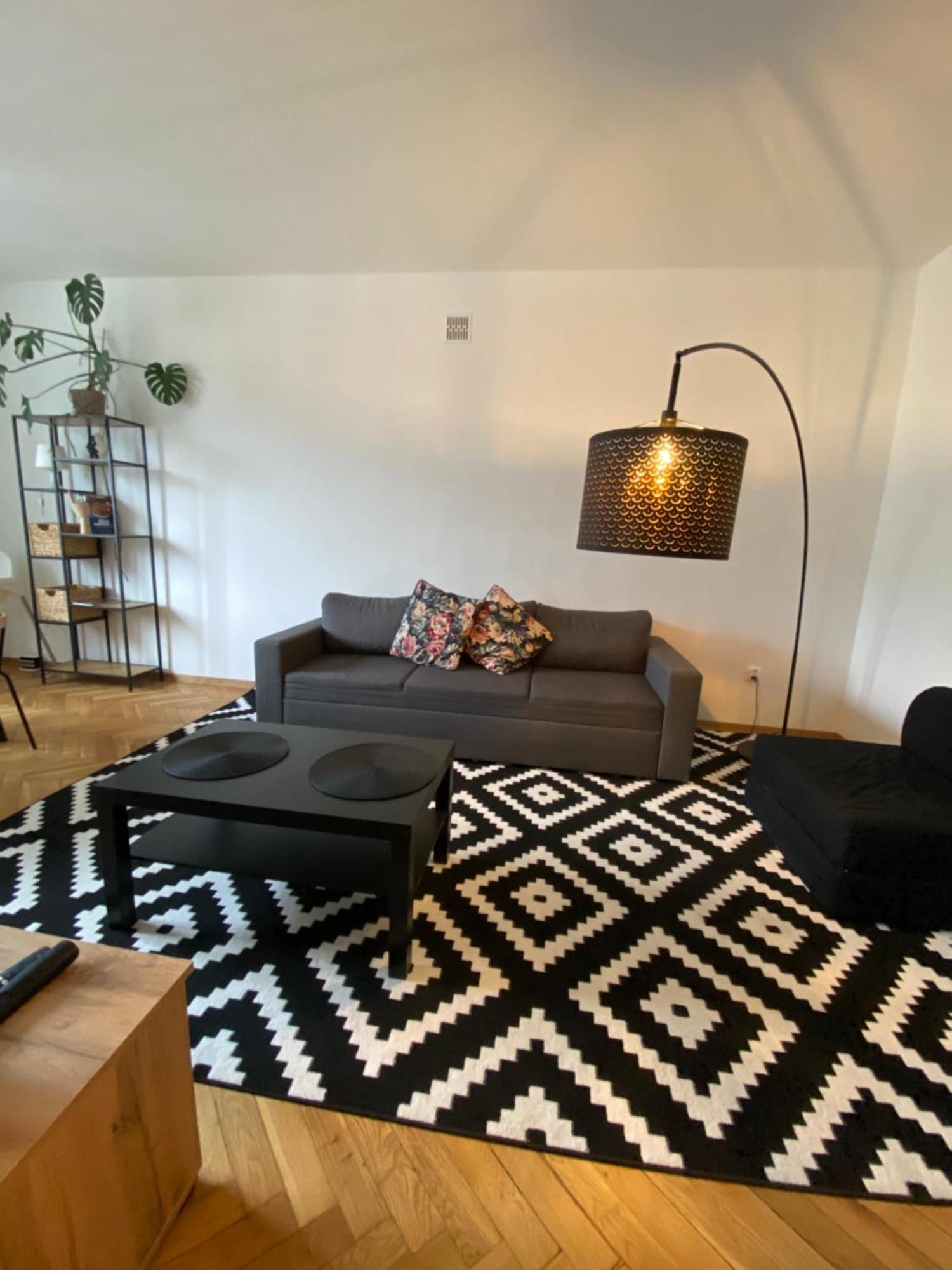 Ohmyhome - Plac Pieciu Rogow - Centrum Varšava Exteriér fotografie